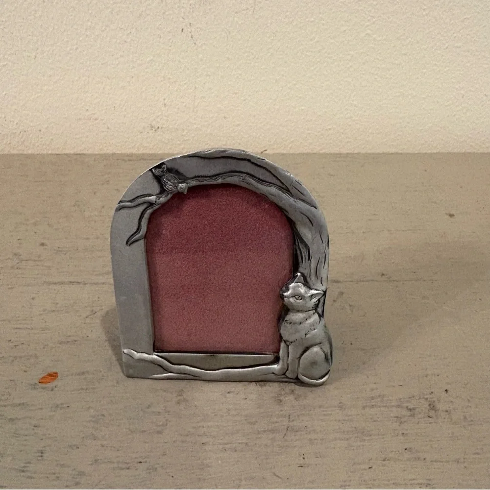 VTG Pewter Cat And Bird Themed Picture Frame